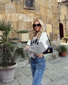 Lady custom crew neck stripe letter loose crop casual top