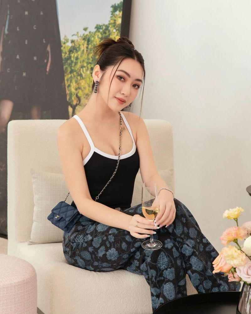 Factory made casual black cross backless halter top