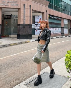 Black motorcycle riveted leather coat short coat