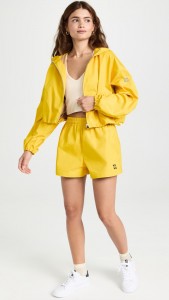 ODM Fashion temperament Sport with hat zipper coat shorts two-piece suit