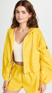 ODM Fashion temperament Sport with hat zipper coat shorts two-piece suit
