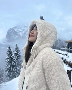 Summer fluffy elegant white hooded coat