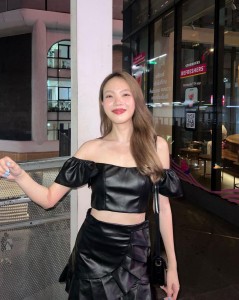 Cool One-shoulder Top & Pleated Skirt Leather Set